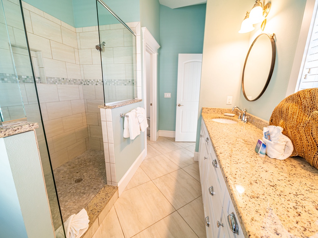 Fourth En-Suite - Upper Level - Hallway