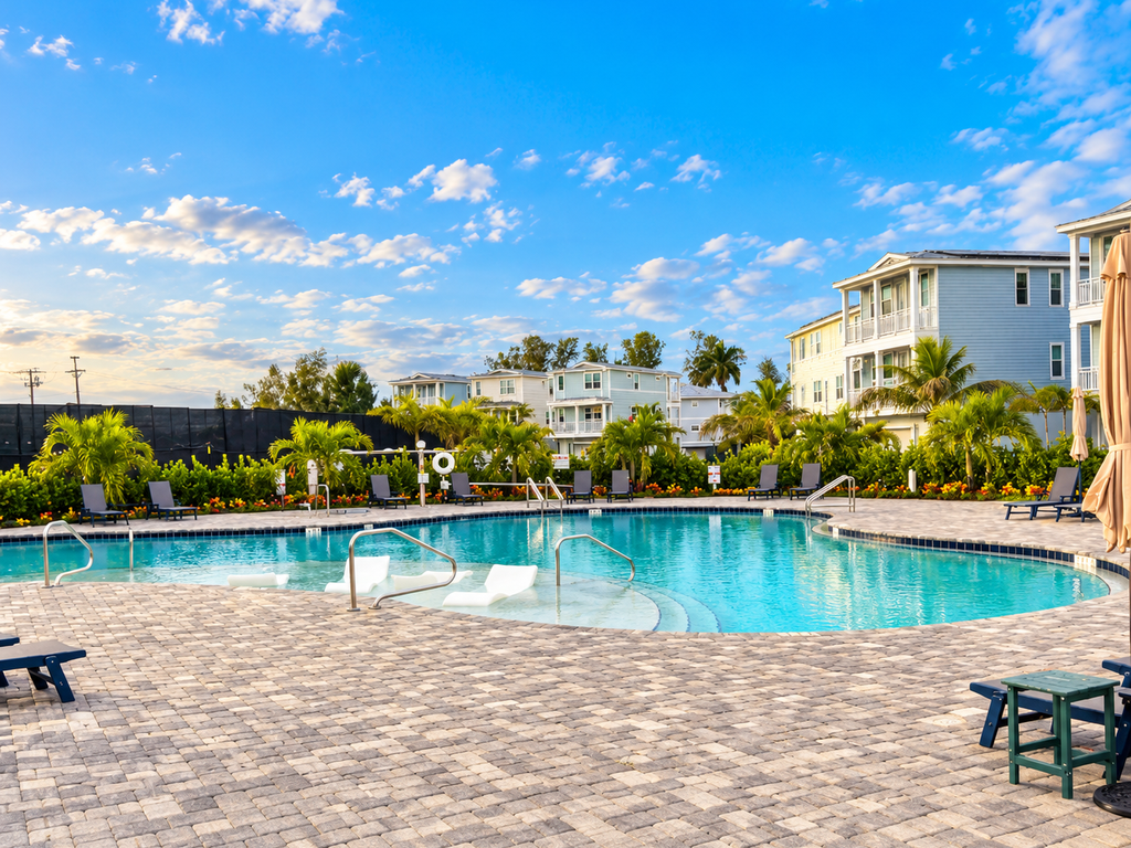 Community Pool at Hunter's Point by AMI Locals