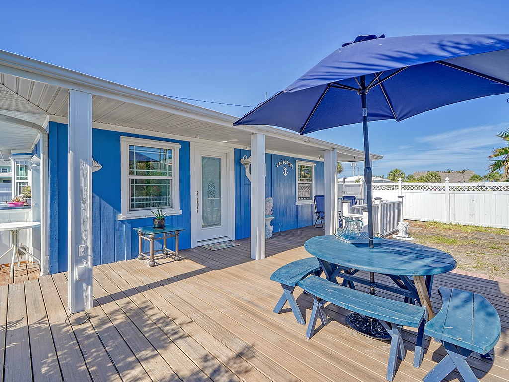 Outdoor Lounge - AMI Accommodations