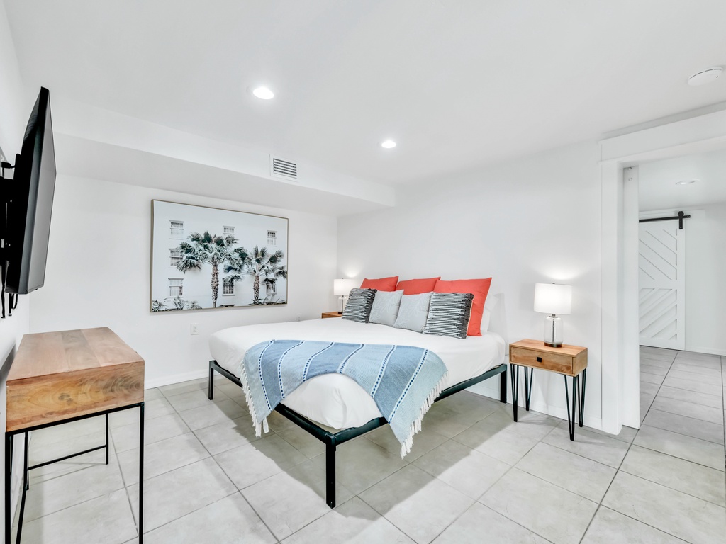 Fifth Bedroom - King