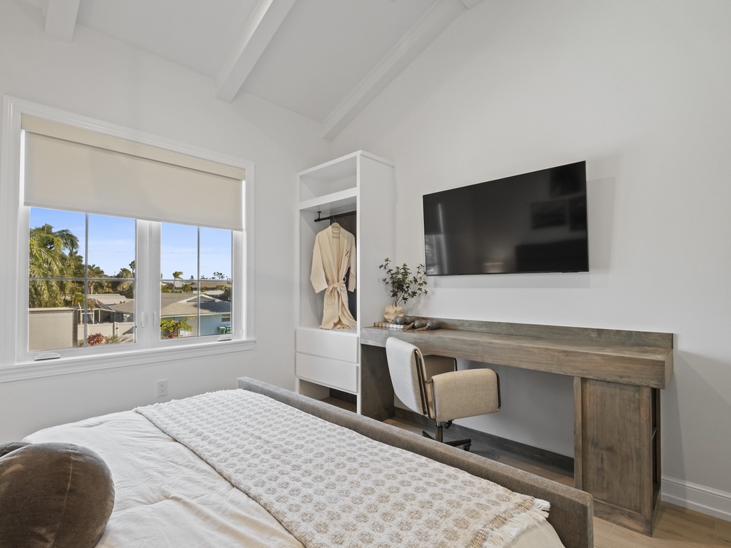 Fourth Bedroom, King bed