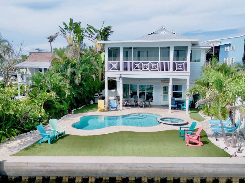 Backyard Lounge