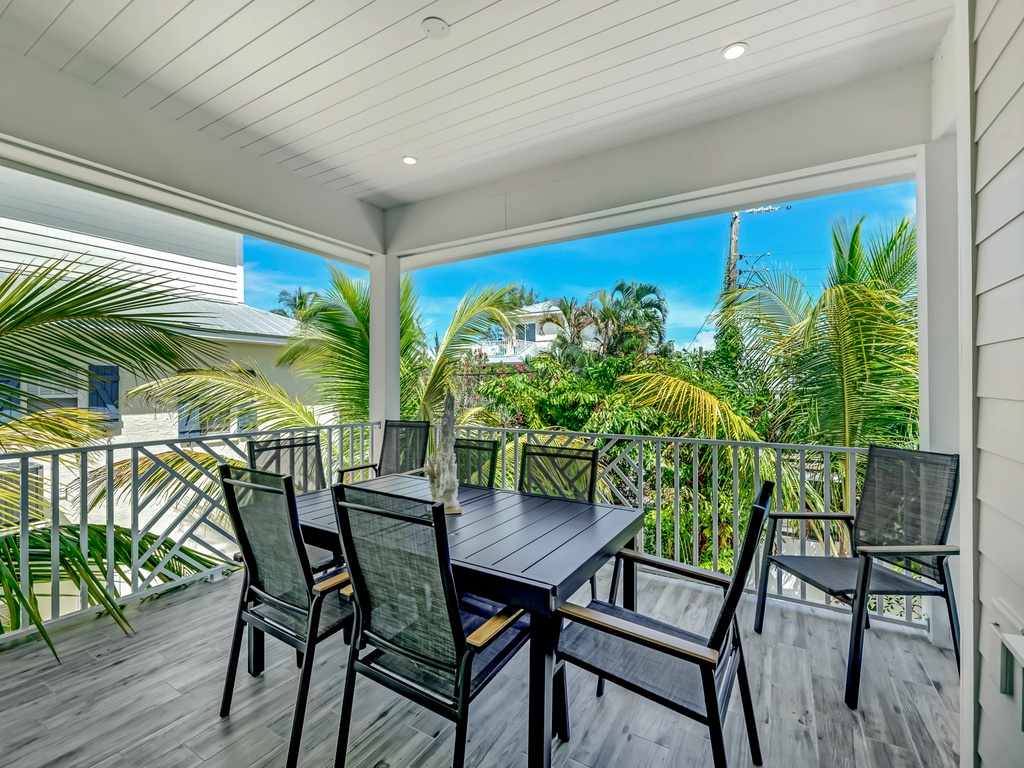 Balcony - Outdoor Dining