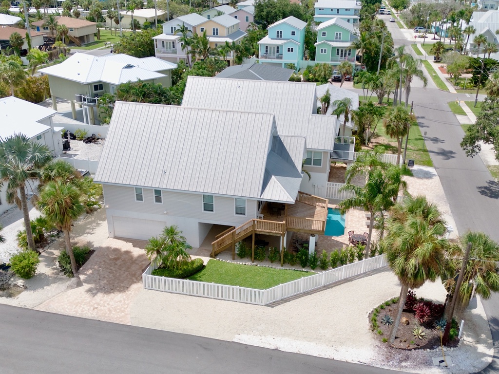 Seabreeze Cottage by Anna Maria Vacations