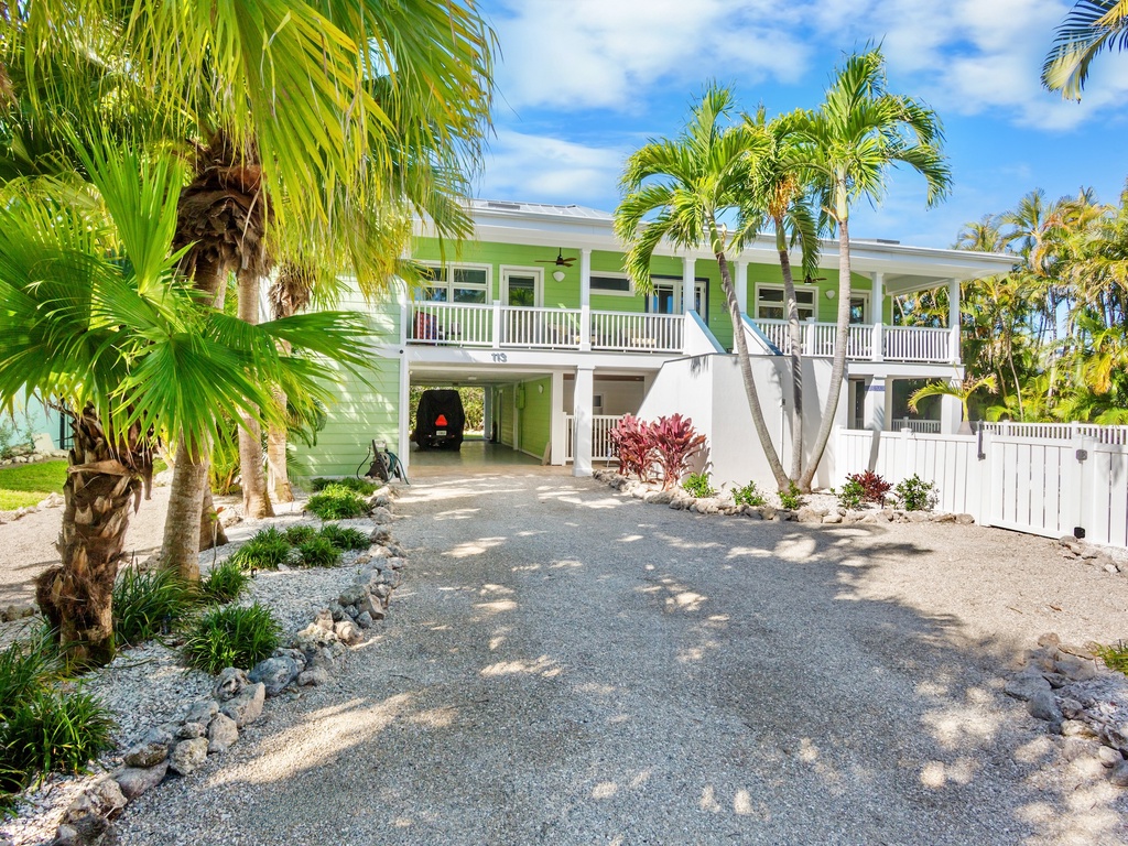Coco Cottage by Anna Maria Island Accommodations