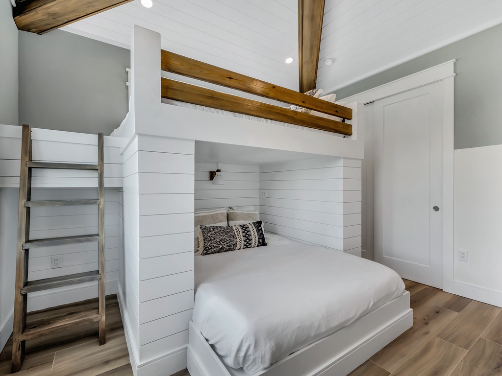 Fifth Bedroom - Full/Twin Bunk