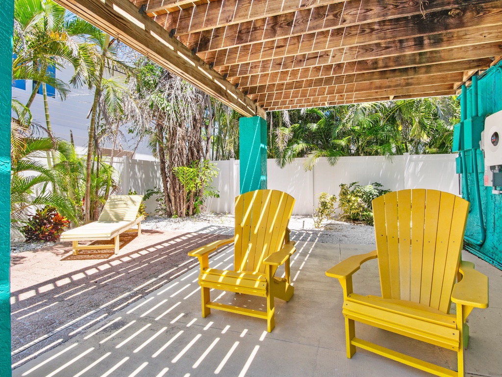 Lounge poolside in style