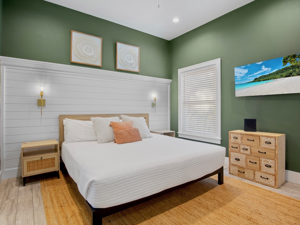 Second Bedroom (2nd floor), King bed