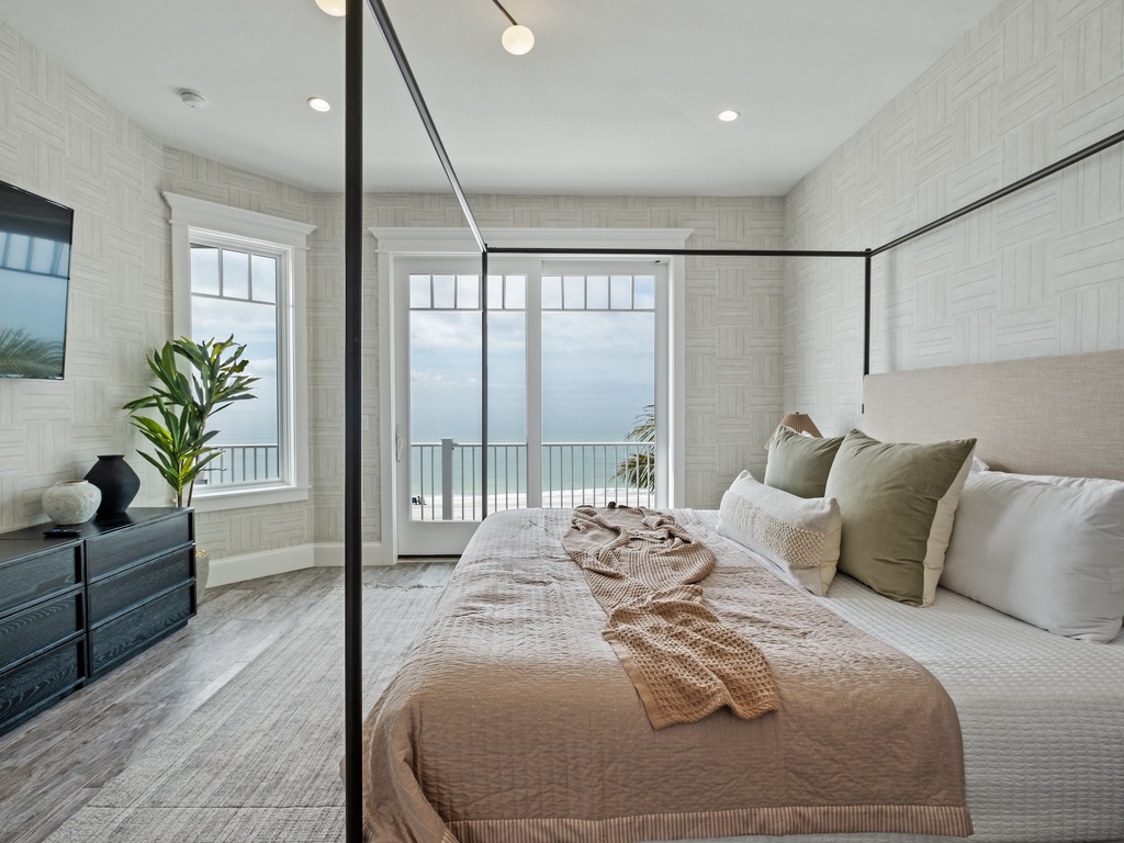 Eighth Bedroom, King