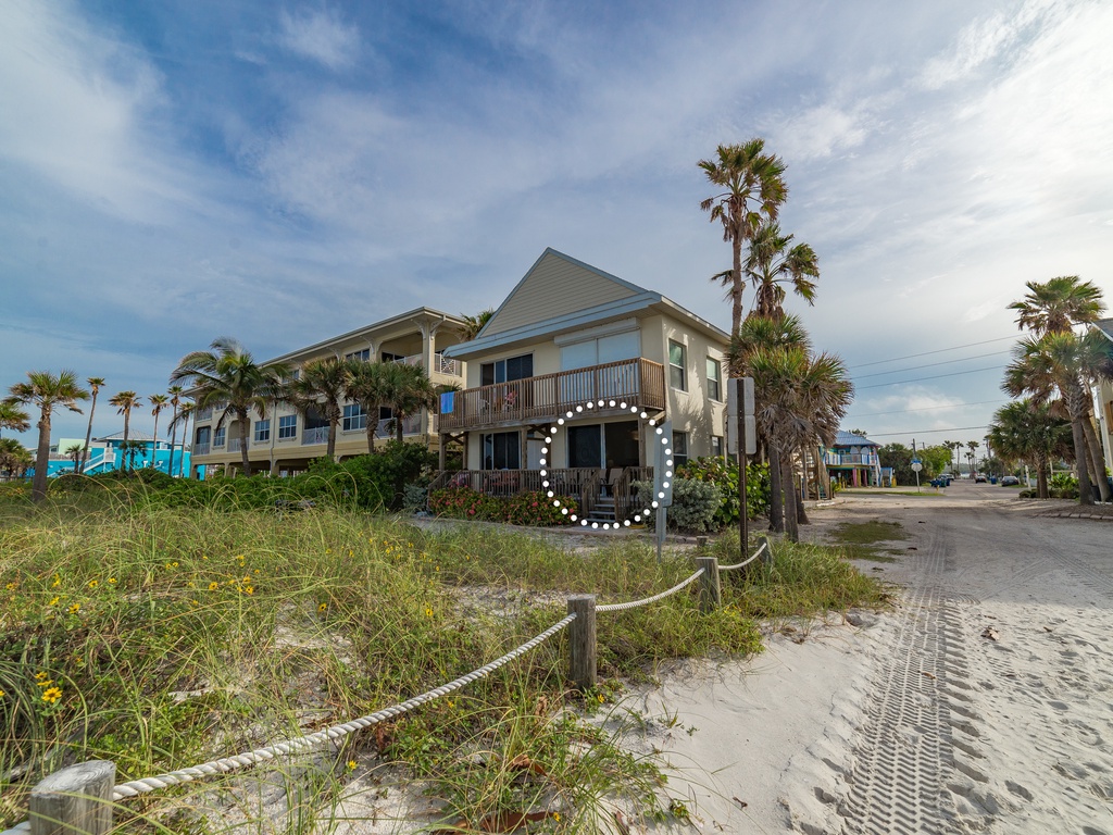 Captain Ron's Beach Pad