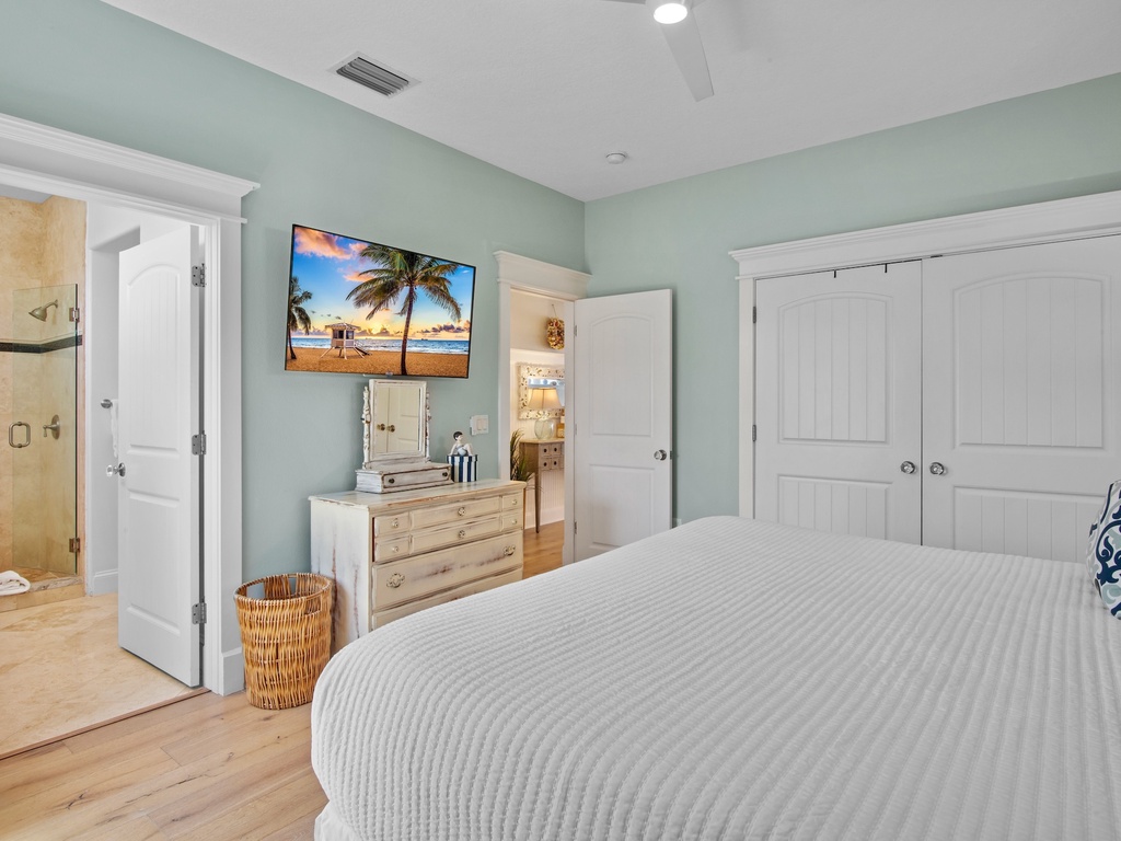 Second Bedroom, King