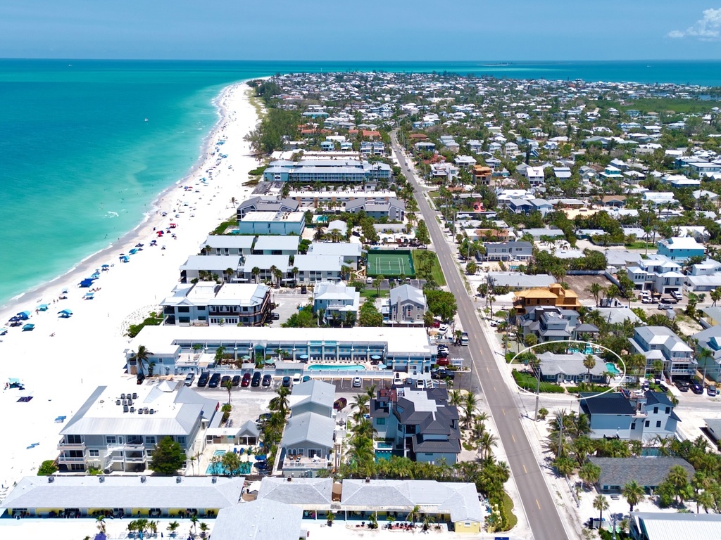 Tiki Sunshine by Anna Maria Vacations