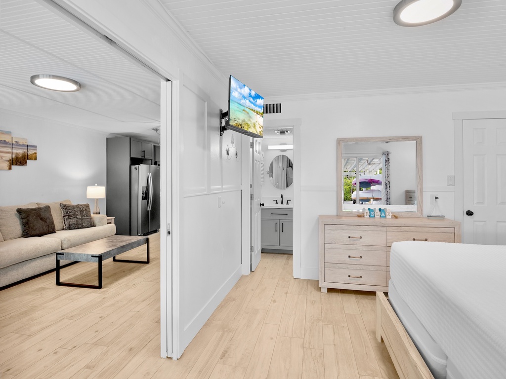 Primary Bedroom, King bed