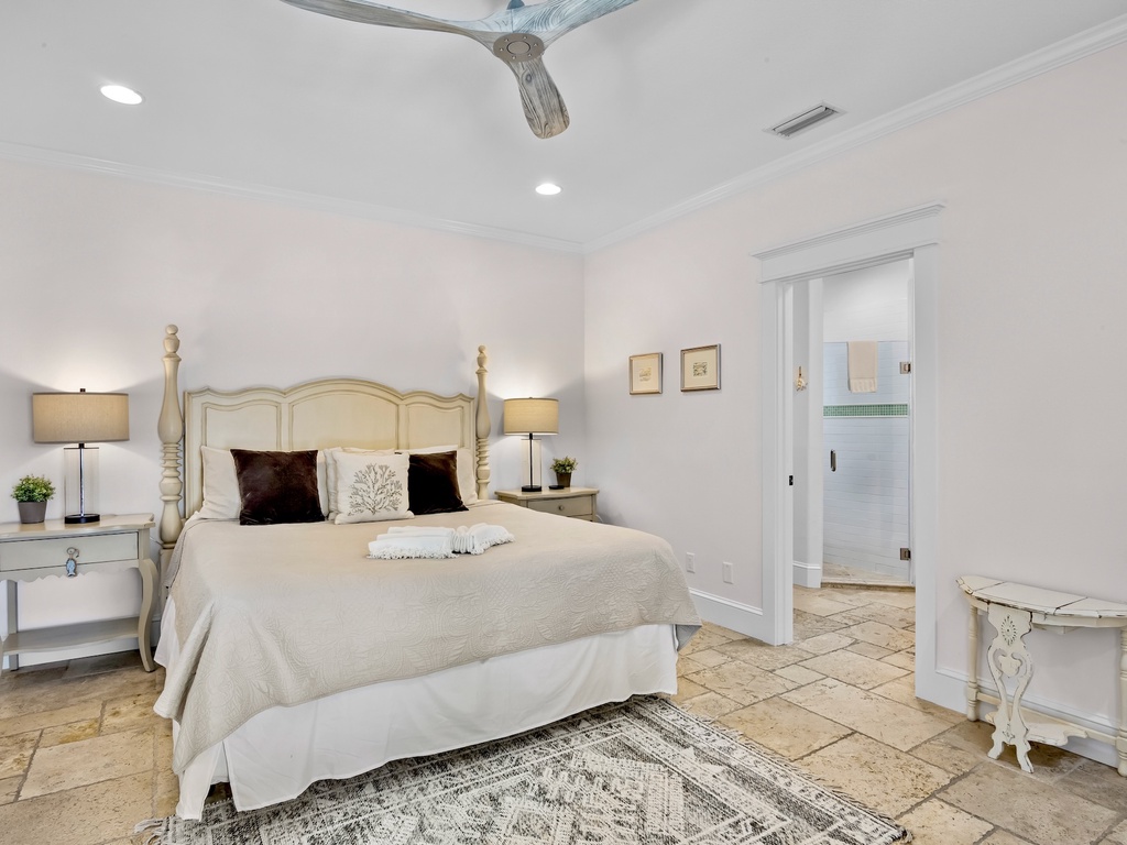 Second Bedroom, King