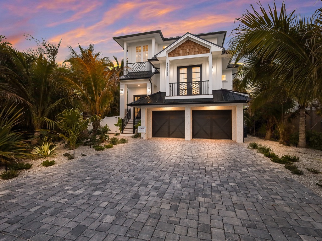 Exterior of Boundless Waves