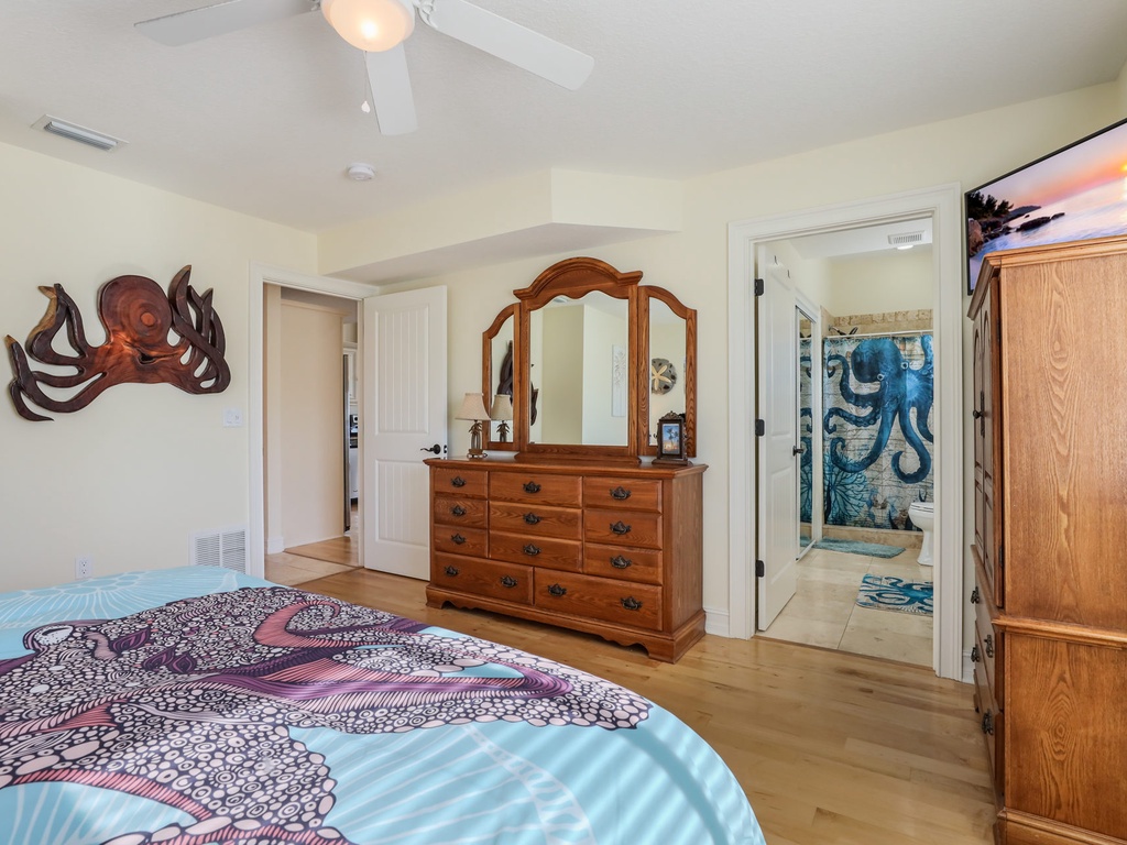 Second Bedroom, King