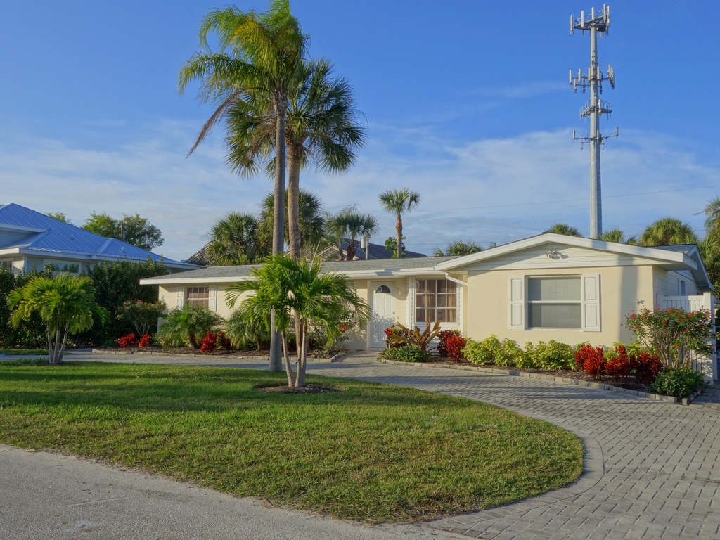 Island Mojo by Anna Maria Island Accommodations