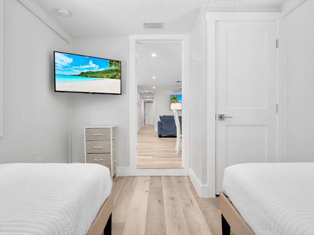 Fourth Bedroom - Two Twin Beds