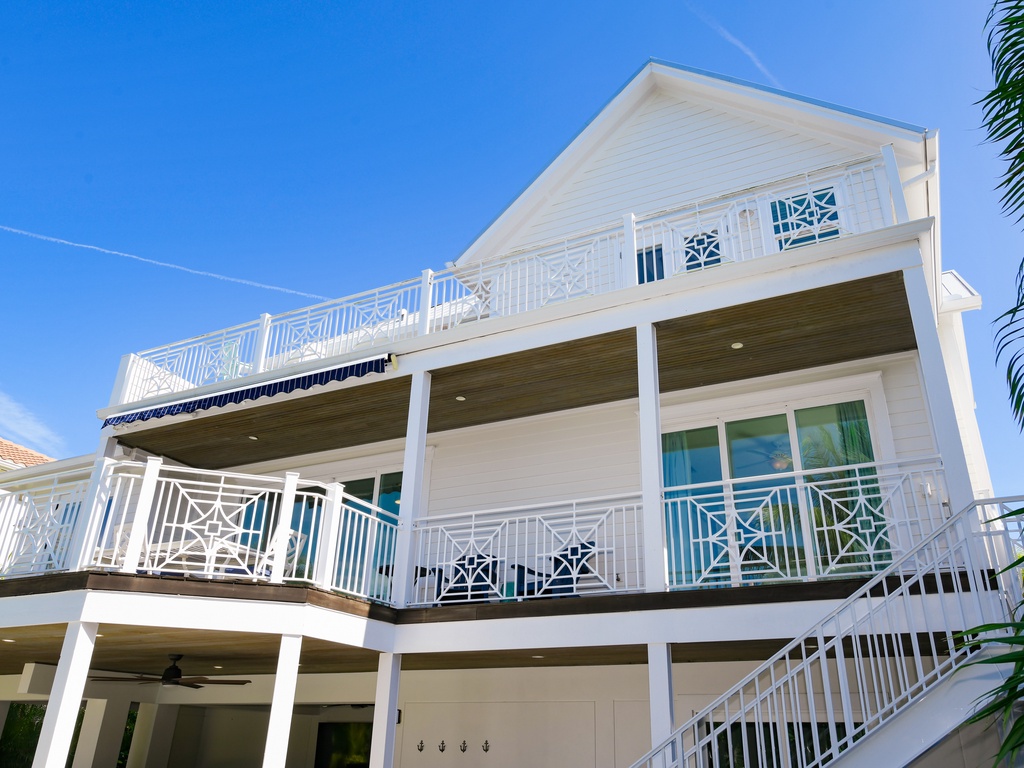 Serenity Beach - AMI Locals