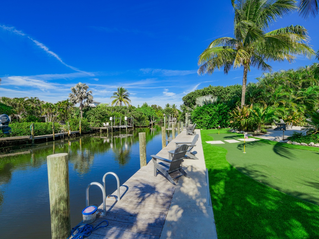 Serenity Beach - AMI Locals