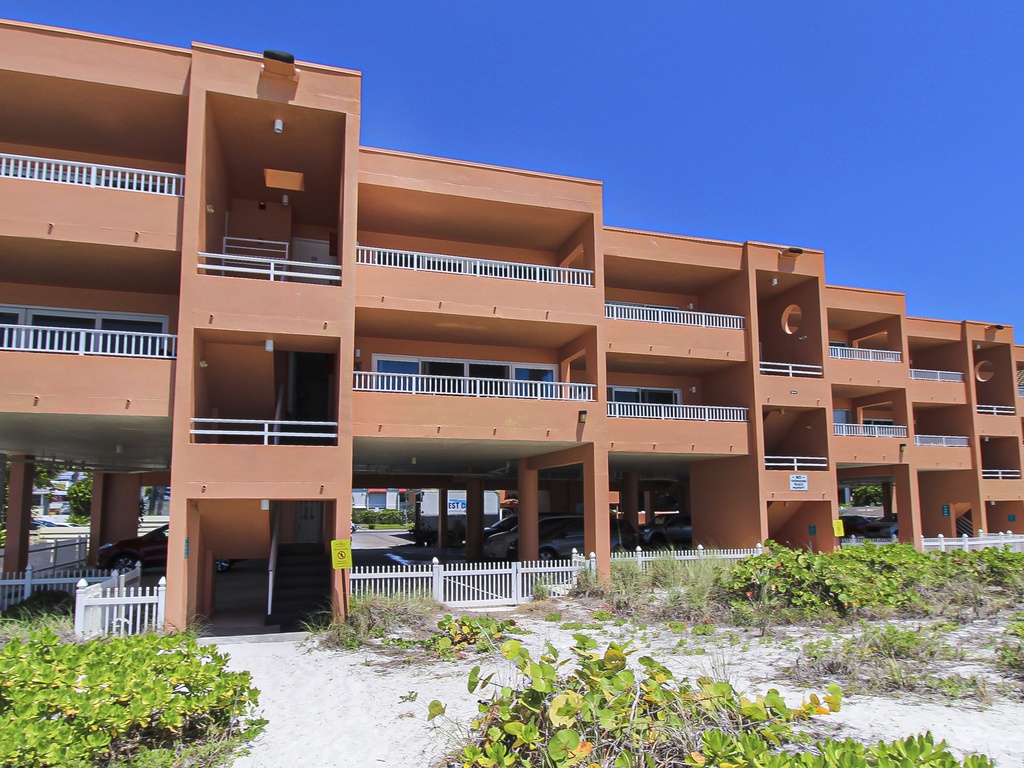 Beachfront Waves by AMI Locals