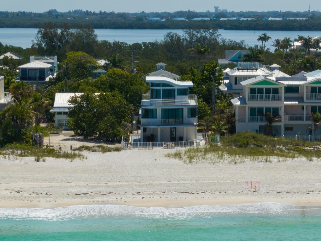 Anna Maria Wave - Anna Maria Accommodations