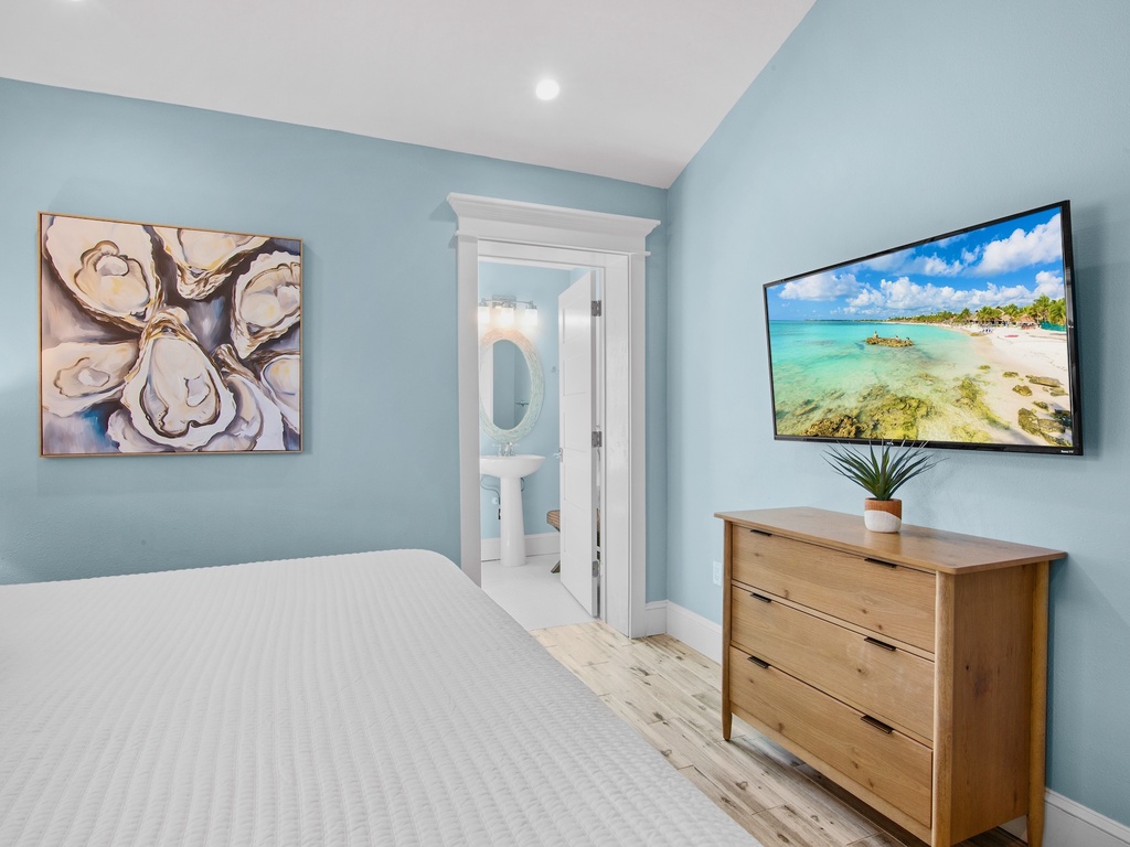 Second Bedroom - King