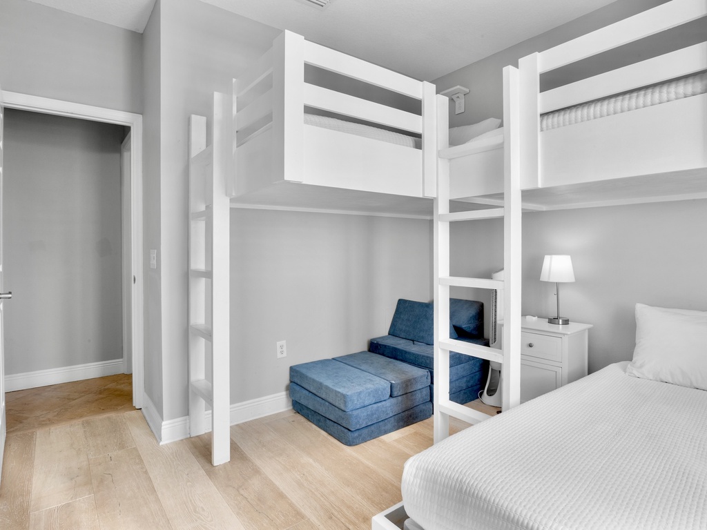 Fourth Bedroom, Two Twins-over-One full bunk bed
