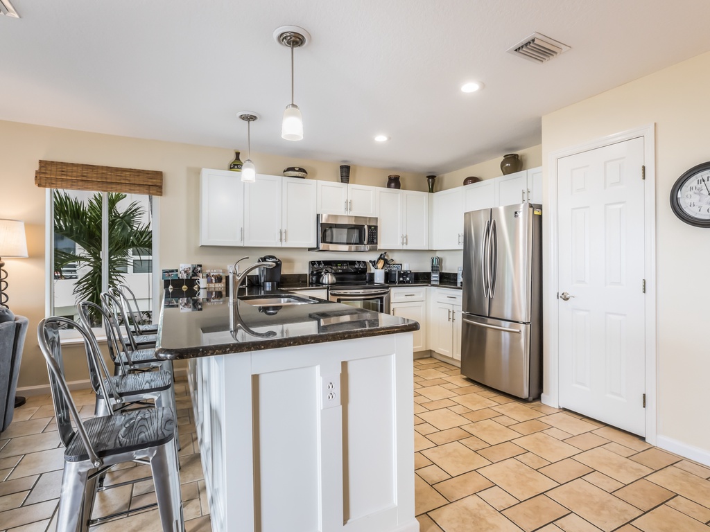 Breakfast Bar Seating for 5