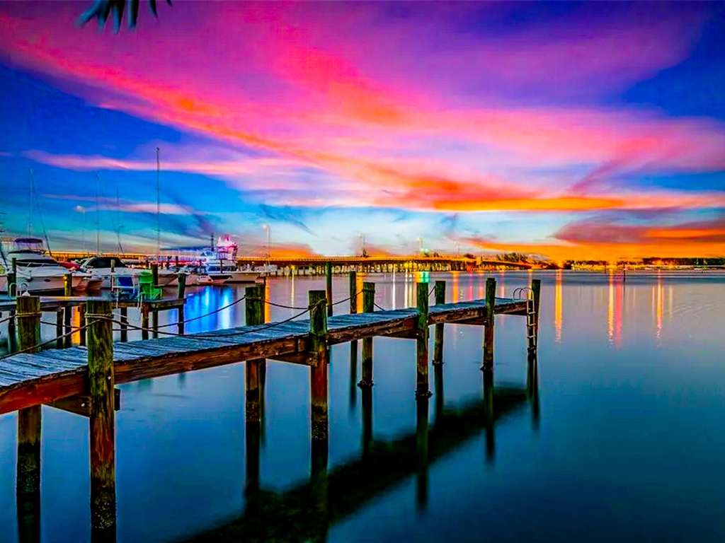 Private Bayfront Boat Dock