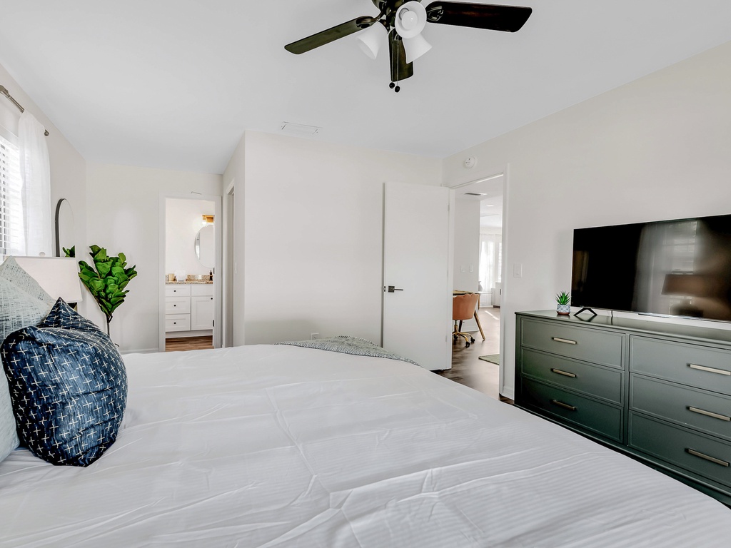 Primary Bedroom - King