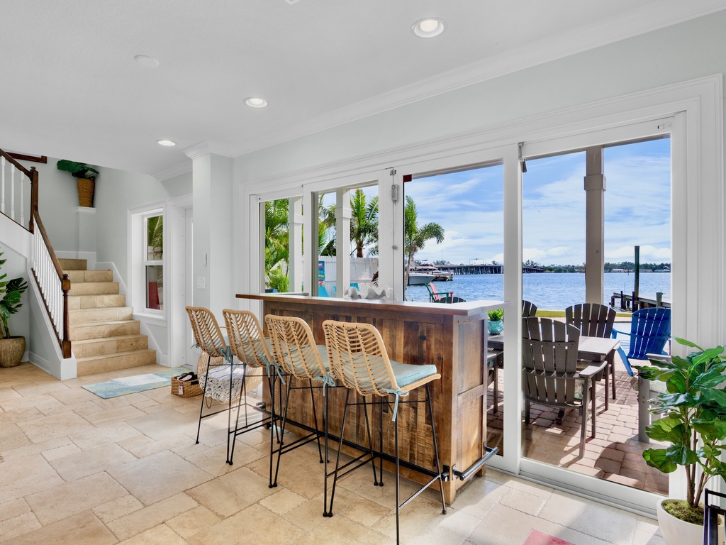 Additional Seating to Second Floor Living