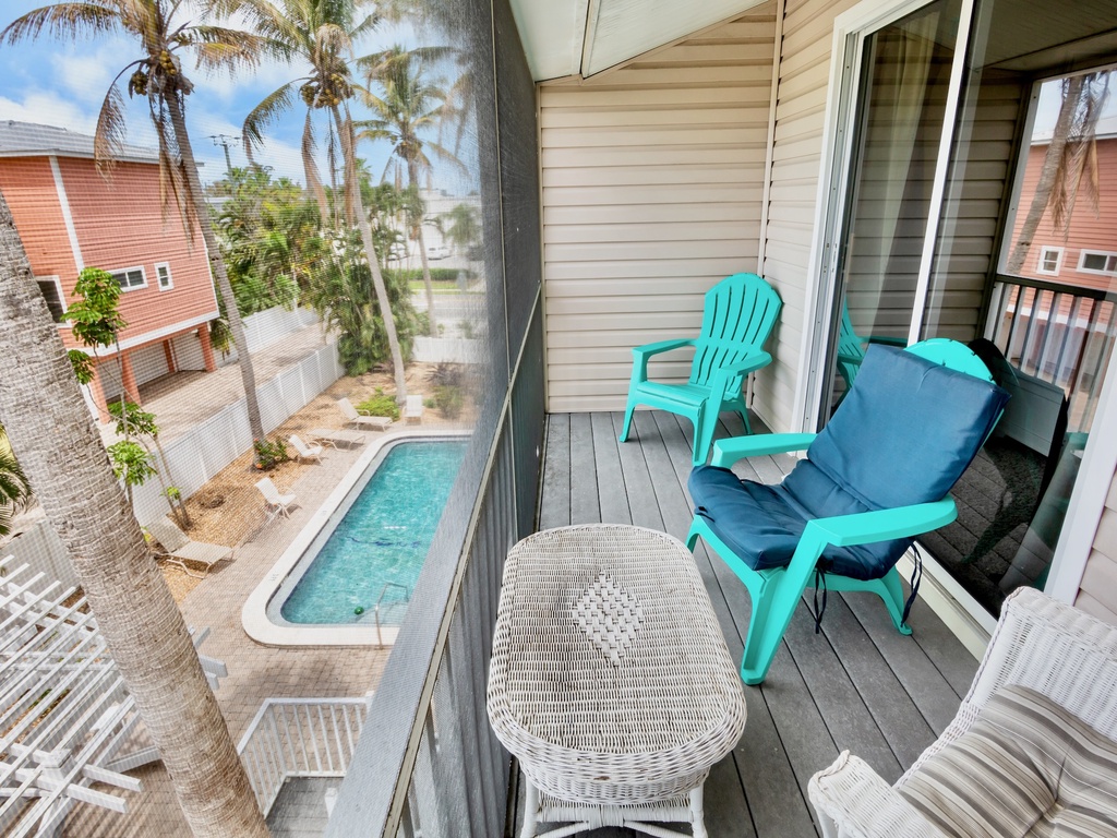 Private Balcony with Seating