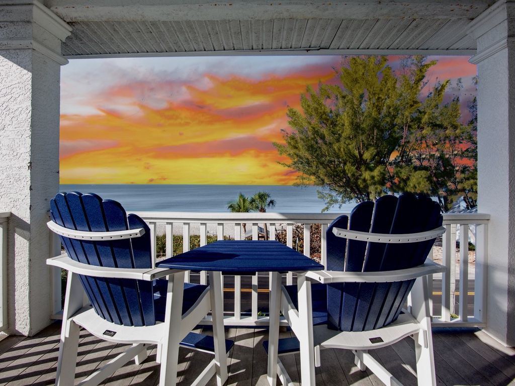 Primary Bedroom, Balcony access