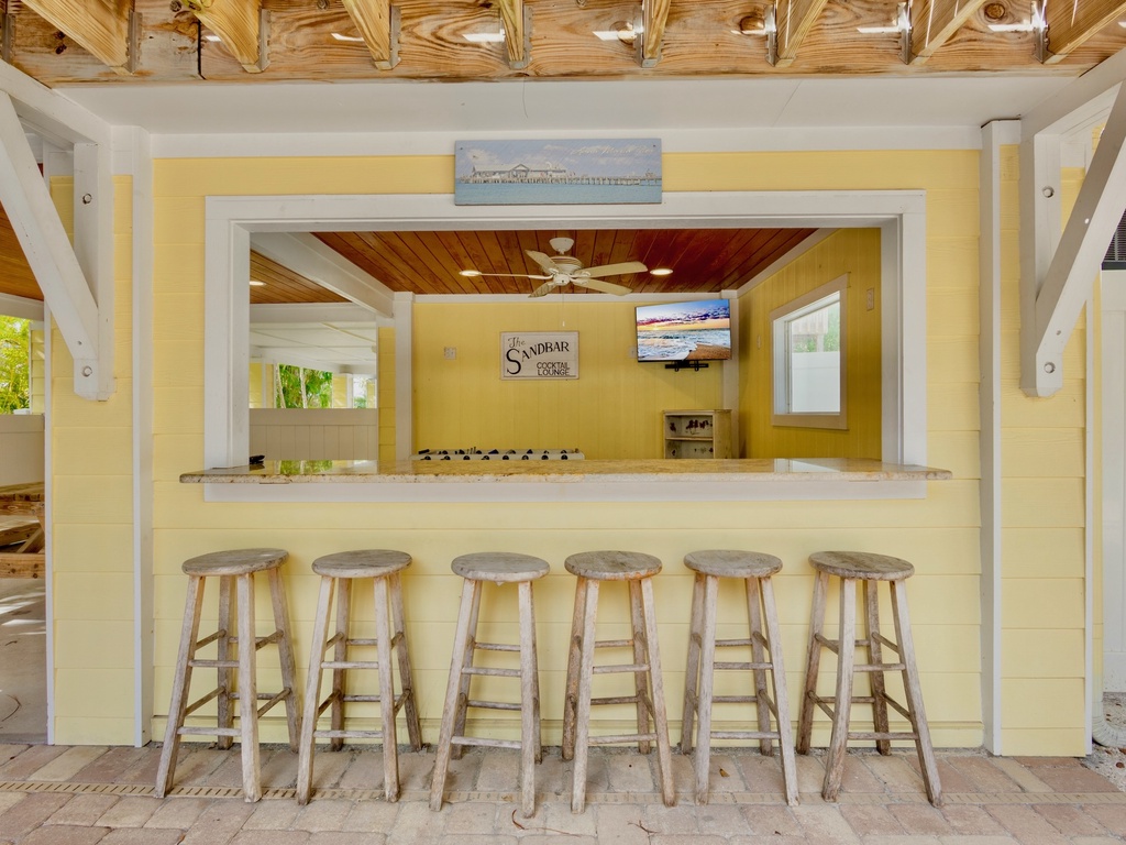 Poolside bar