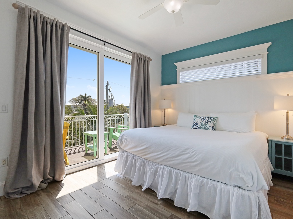 Luxurious Bedroom Suite - AMI Locals