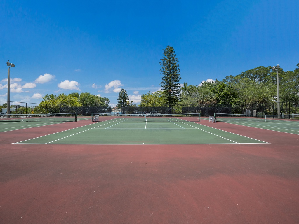 Nearby Tennis Courts