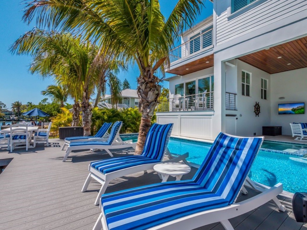 Poolside Loungers
