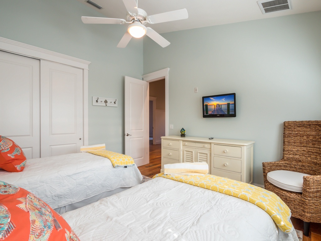 Additional Bedroom- Two Twins