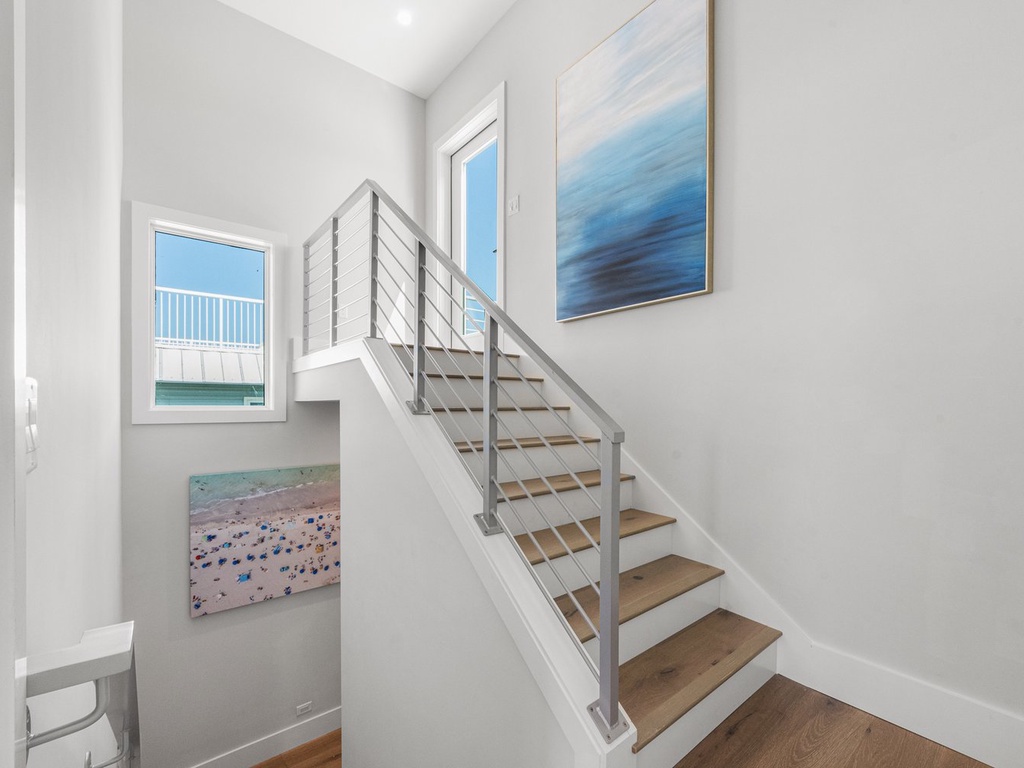 Hip Nautic by AMI Locals