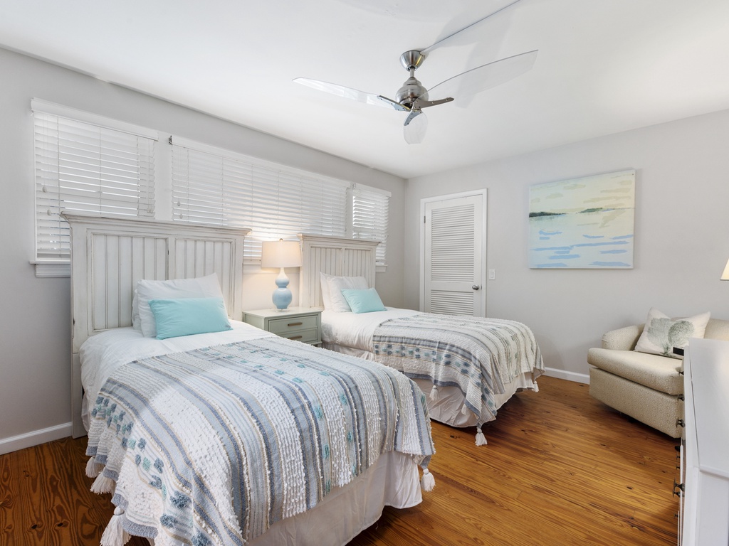 Third Bedroom, Two Twin beds