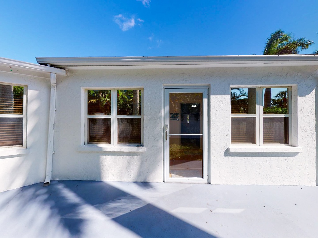 Starfish Cove B by AMI Locals