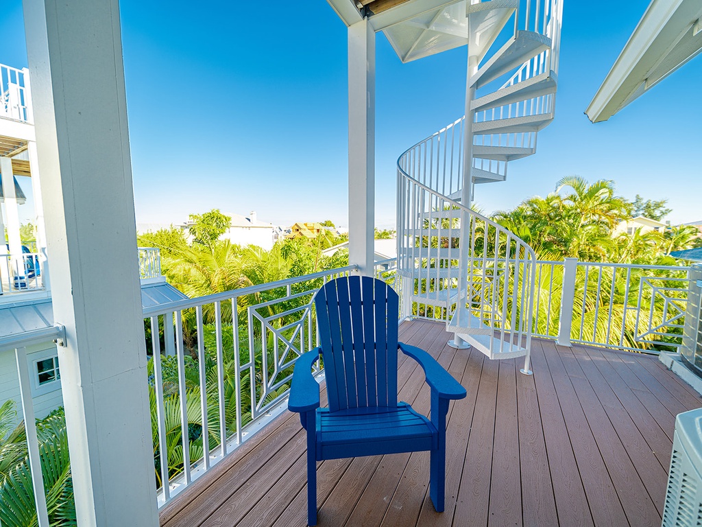 Upper Level Deck