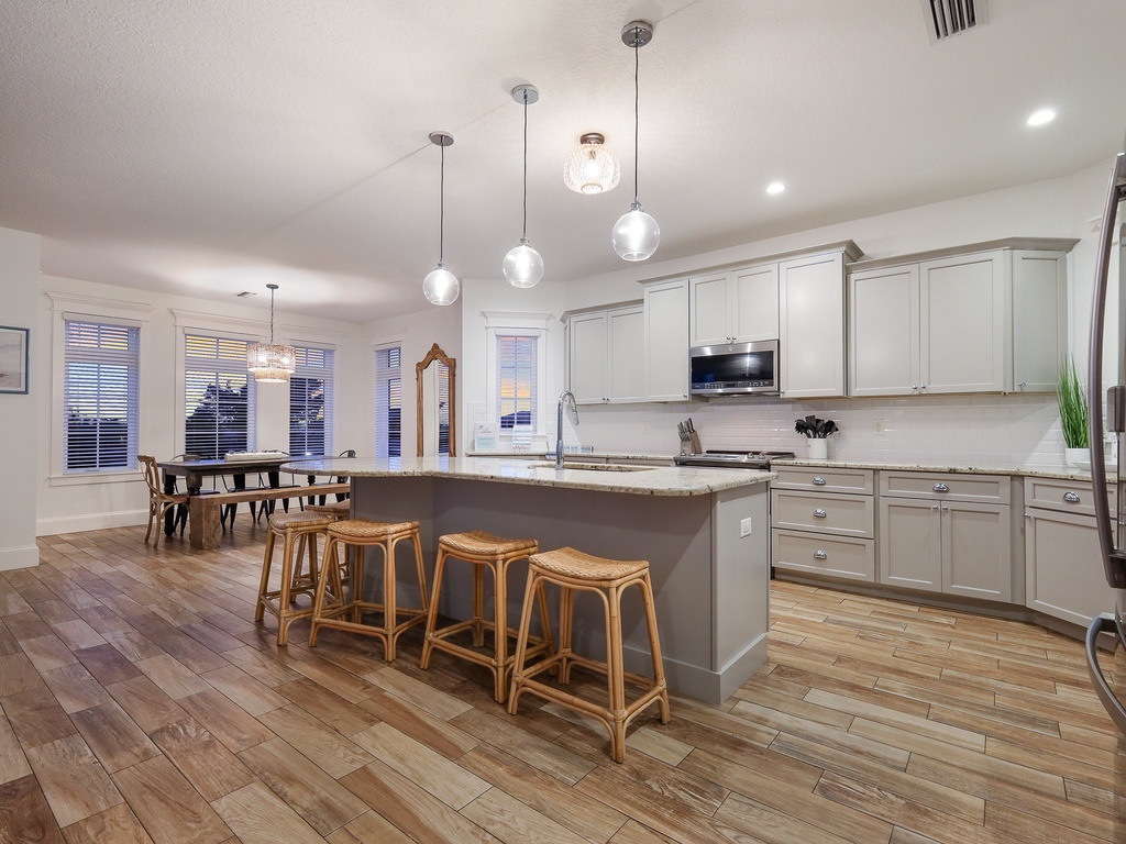 Central Kitchen Island - AMI Locals