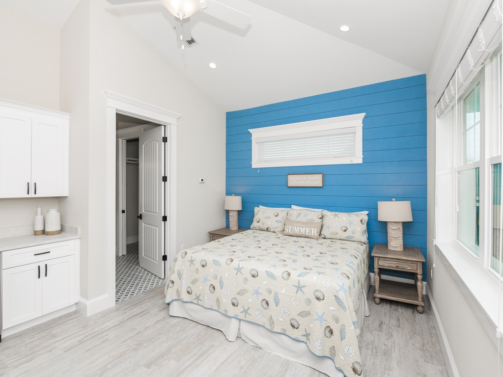 Second Bedroom, King