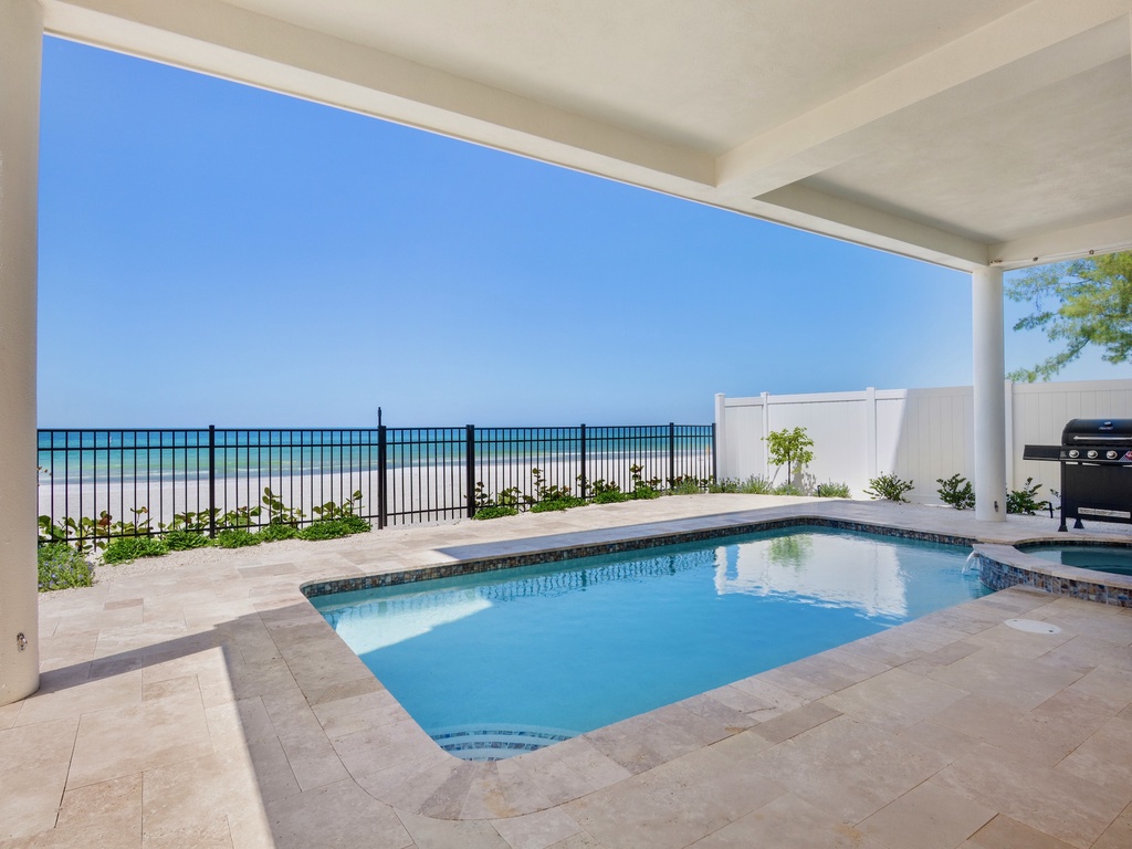Pool Views to Beach - Tarpon Lookout by Anna Maria Island Accommodations