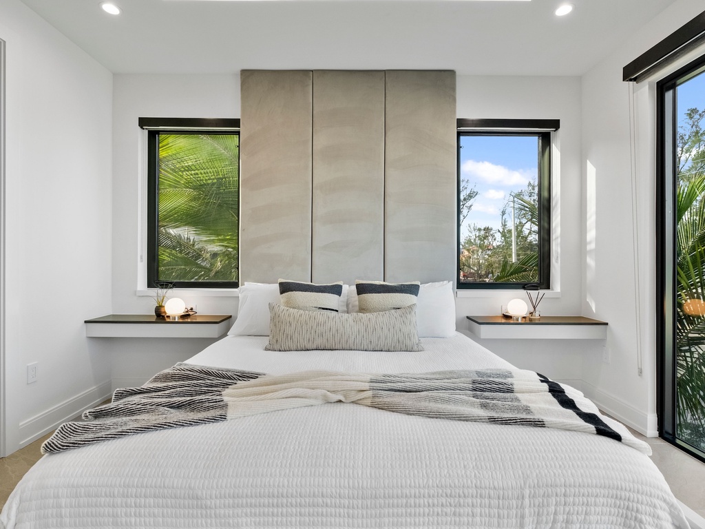 Secondary Bedroom, King