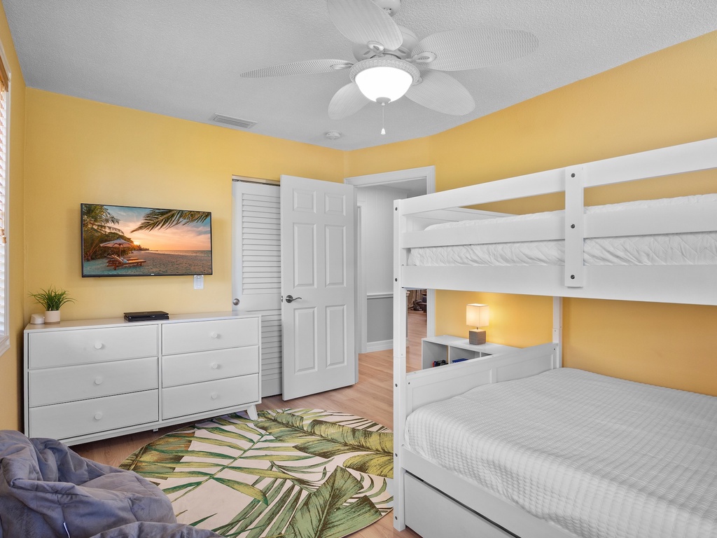 Third Bedroom, Full/Full Bunk
