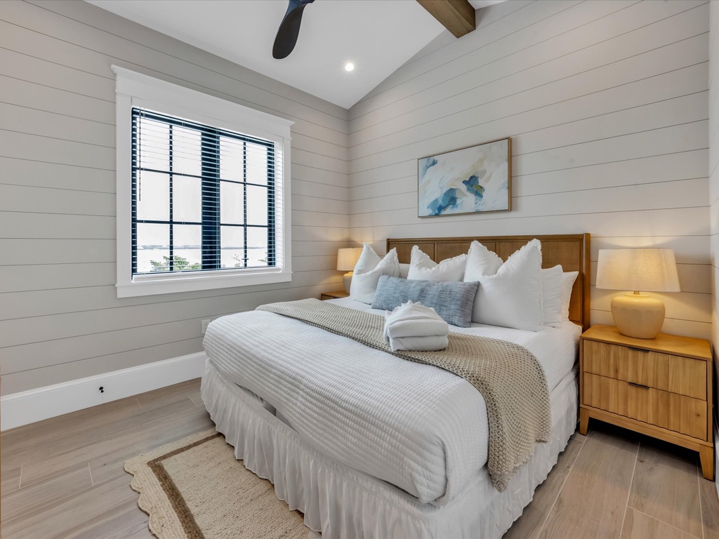 Seventh Bedroom - King