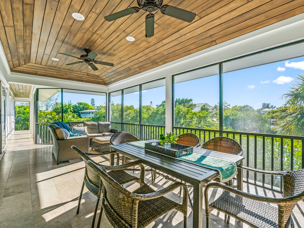 Elegant Indoor Dining Setup